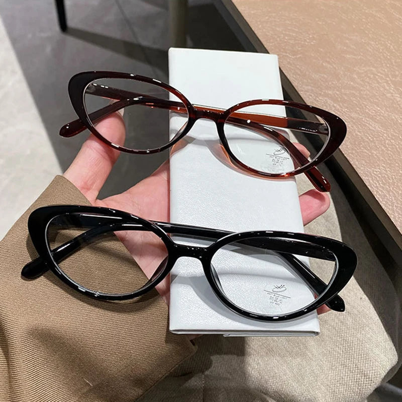 Classic Tortoise Shell Cat-Eye Glasses – Vintage Chic Frame