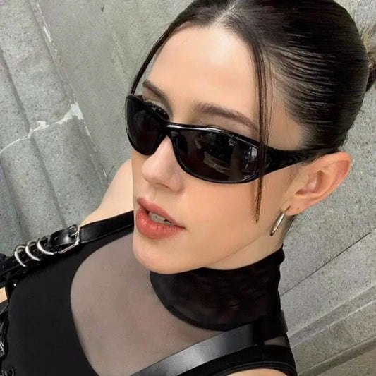 Sleek Sporty Black Sunglasses – Streetwear Vibes