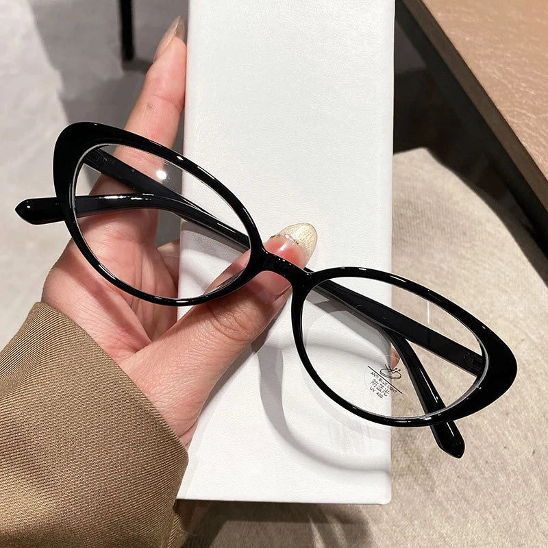 Classic Tortoise Shell Cat-Eye Glasses – Vintage Chic Frame