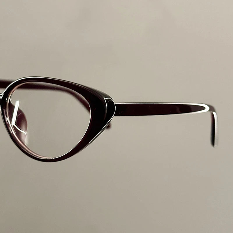 Classic Tortoise Shell Cat-Eye Glasses – Vintage Chic Frame