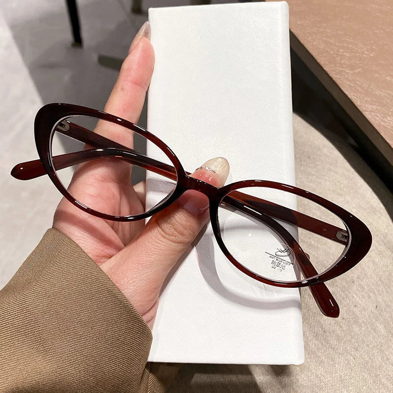 Classic Tortoise Shell Cat-Eye Glasses – Vintage Chic Frame
