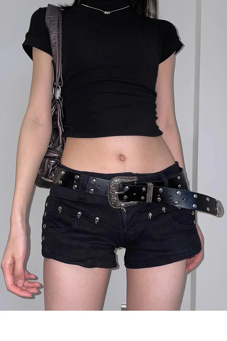 Retro Rivet Belt – Women's Fashion Trend 2025